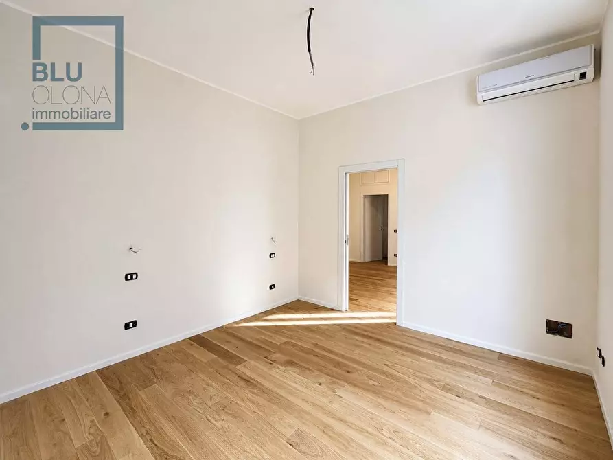 Immagine 10 di Appartamento in vendita  in Via Mac Mahon 109 a Milano