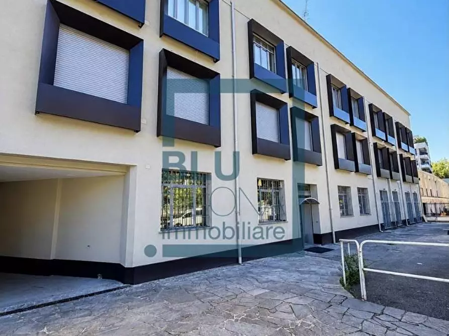 Immagine 2 di Appartamento in vendita  in Via Carlo Bazzi 49 a Milano