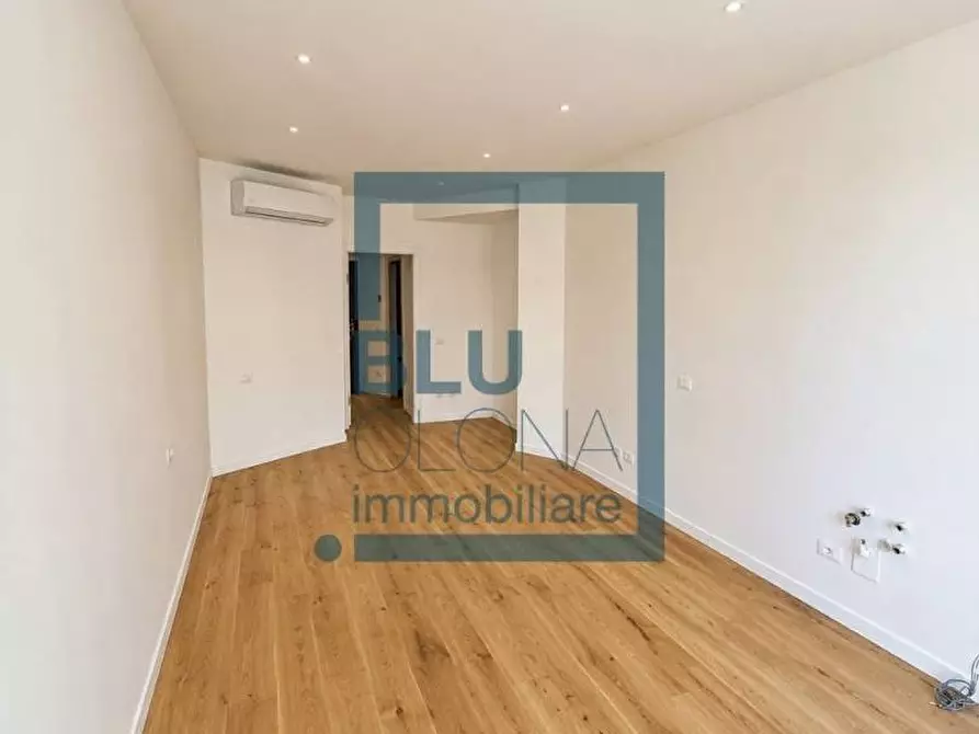 Immagine 3 di Appartamento in vendita  in Via Carlo Bazzi 49 a Milano