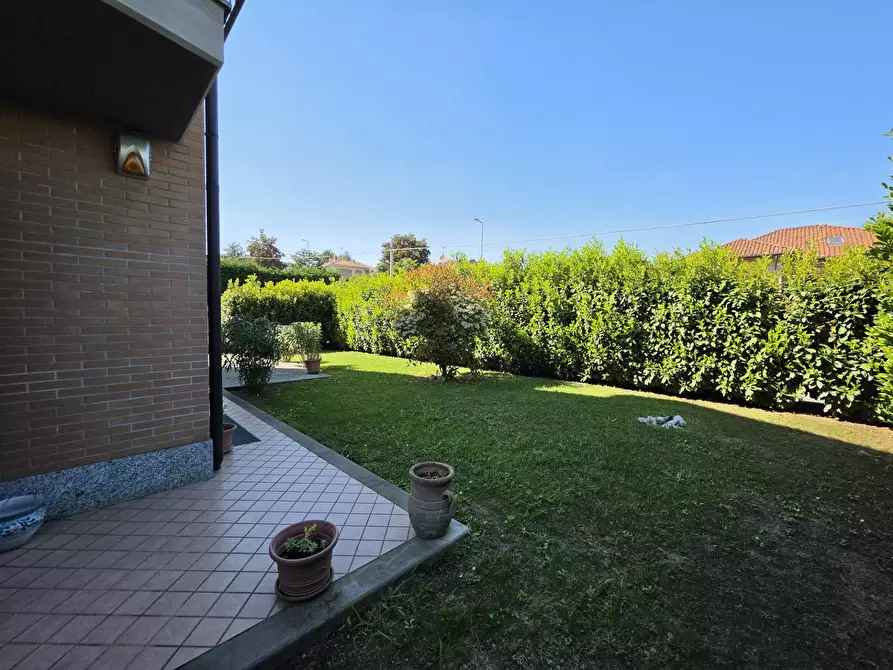 Immagine 4 di Appartamento in vendita  in VIA MARIO CAREDDU DIANA 4 a Asti