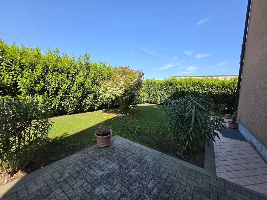 Immagine 11 di Appartamento in vendita  in VIA MARIO CAREDDU DIANA 4 a Asti