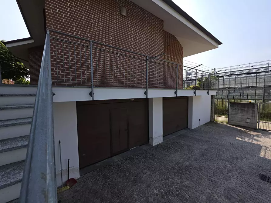 Immagine 31 di Villa in vendita  in via mario cora 3 a Asti