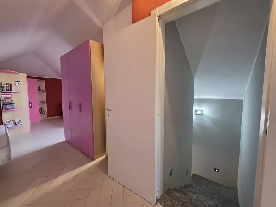 Immagine 19 di Villa in vendita  in via mario cora 3 a Asti