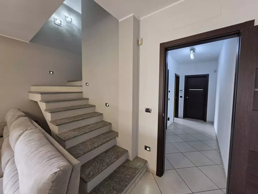 Immagine 12 di Villa in vendita  in via mario cora 3 a Asti
