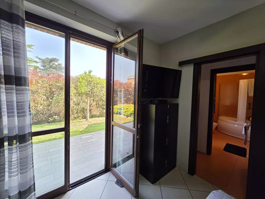 Immagine 16 di Villa in vendita  in via mario cora 3 a Asti