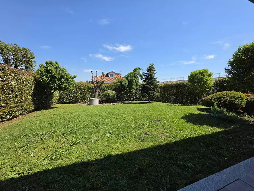 Immagine 45 di Villa in vendita  in via mario cora 3 a Asti
