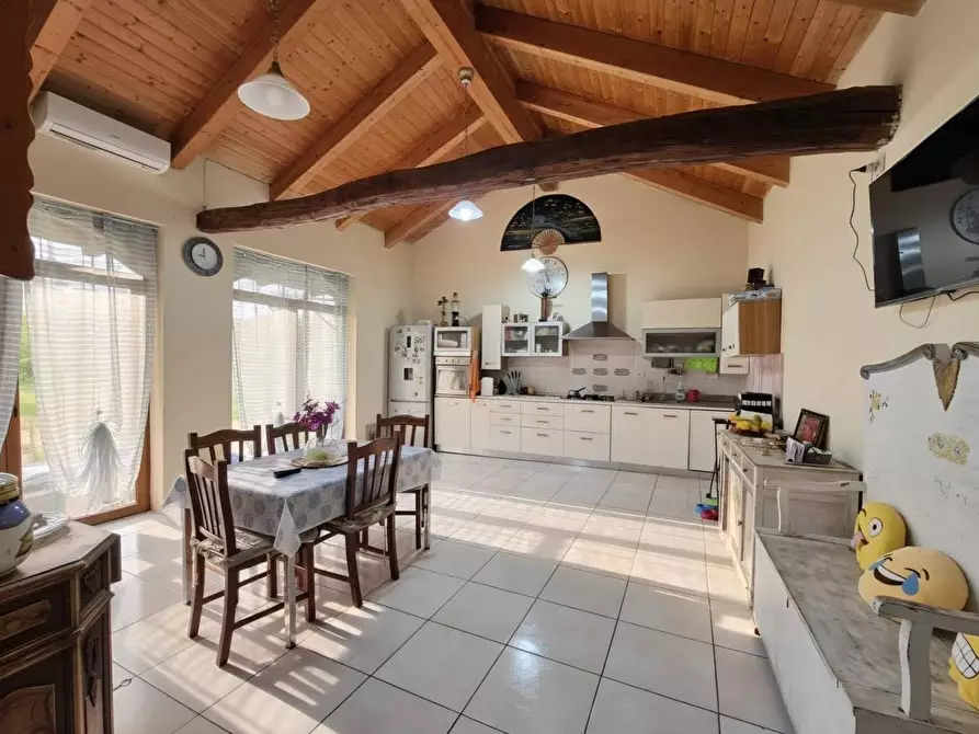 Immagine 5 di Rustico / casale in vendita  in frazione Lavezzole 70 a San Damiano D'asti