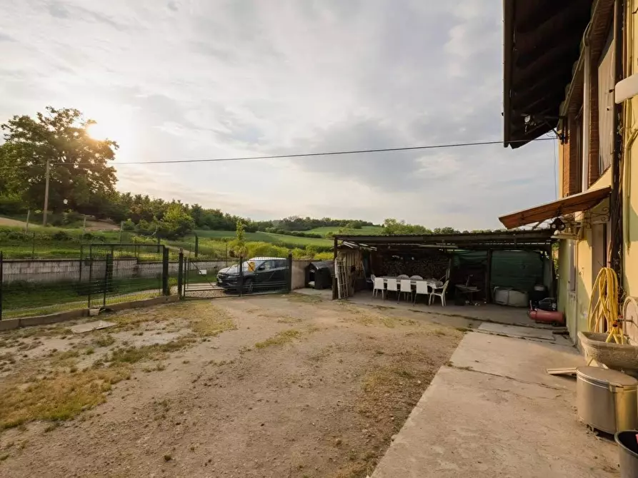 Immagine 22 di Rustico / casale in vendita  in frazione Lavezzole 70 a San Damiano D'asti