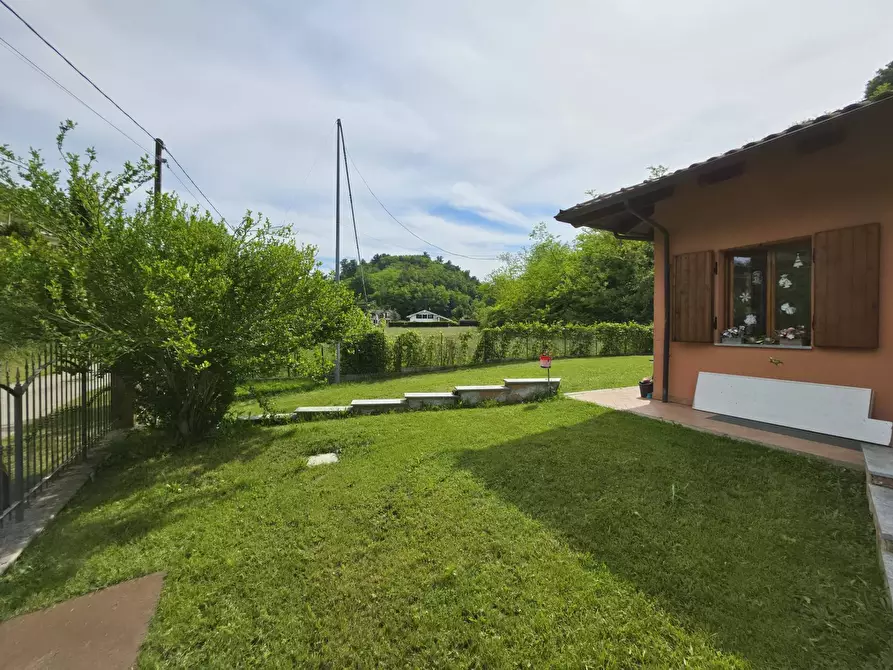 Immagine 8 di Villa in vendita  in via val popola 4 a Asti