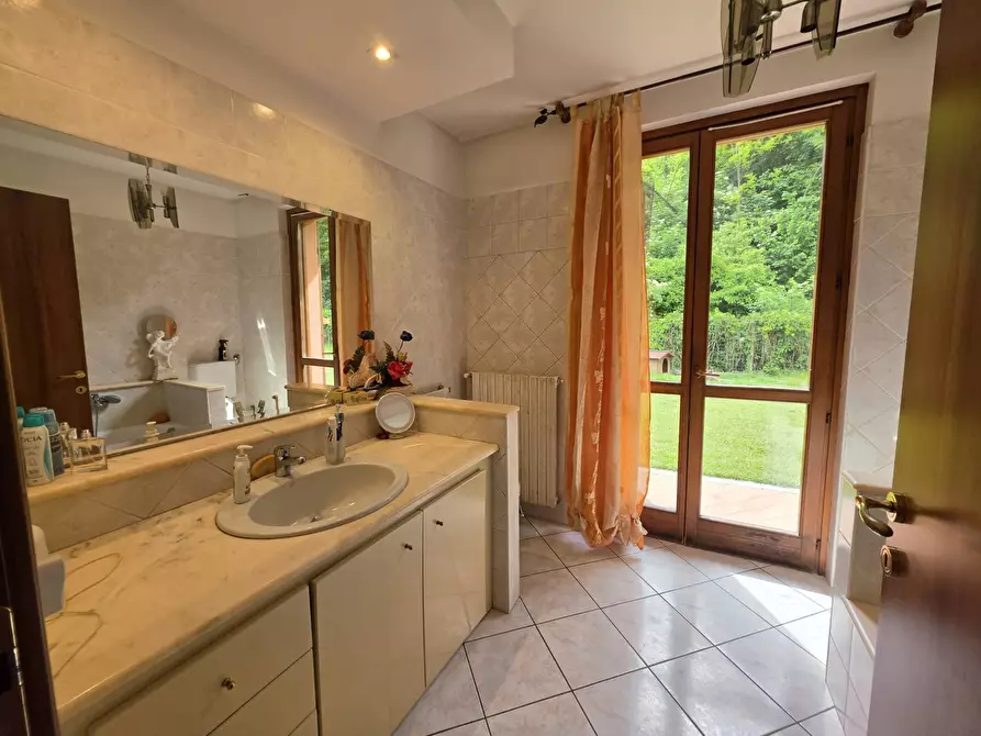 Immagine 23 di Villa in vendita  in via val popola 4 a Asti