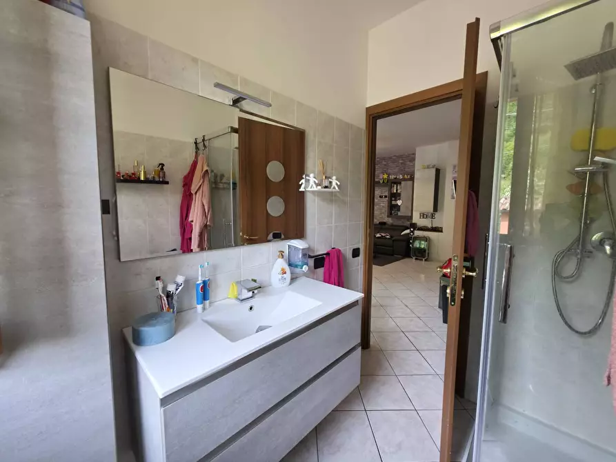 Immagine 15 di Villa in vendita  in via val popola 4 a Asti