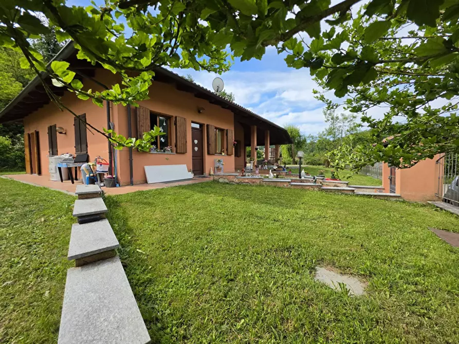Immagine 1 di Villa in vendita  in via val popola 4 a Asti