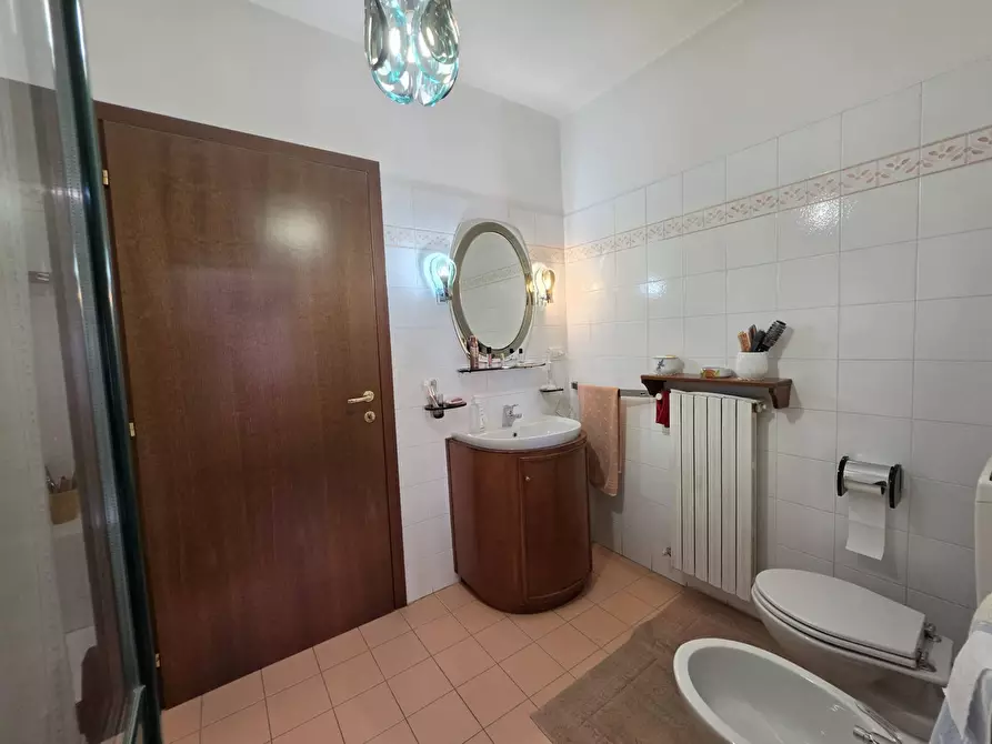 Immagine 17 di Appartamento in vendita  in corso felice cavallotti 35 a Asti