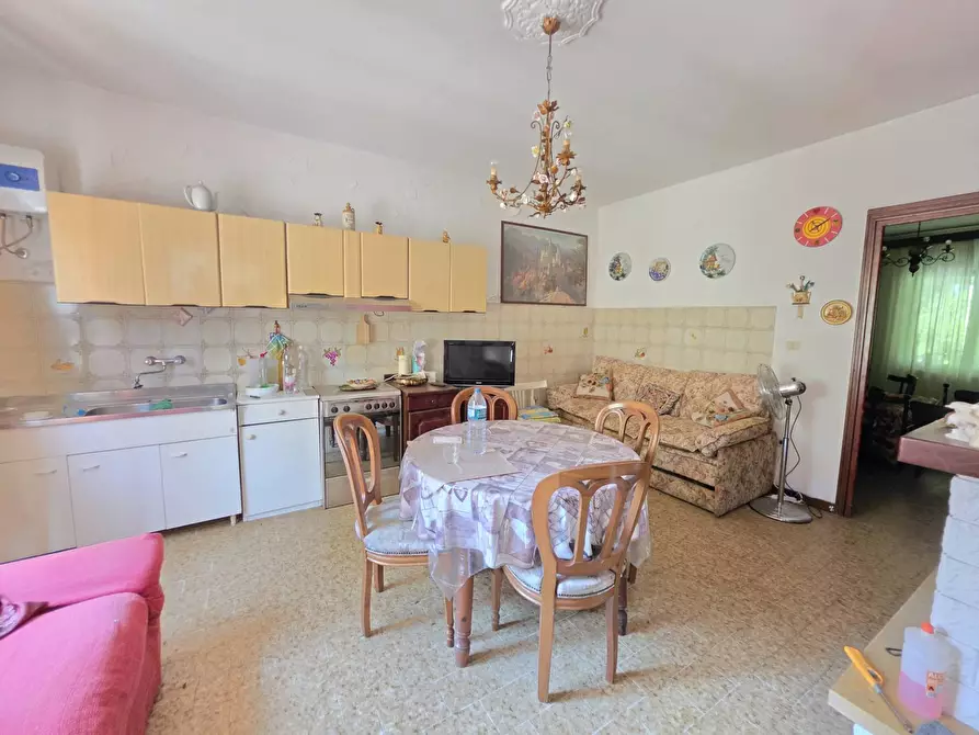 Immagine 6 di Rustico / casale in vendita  in FRAZIONE CASABIANCA 139 a Asti