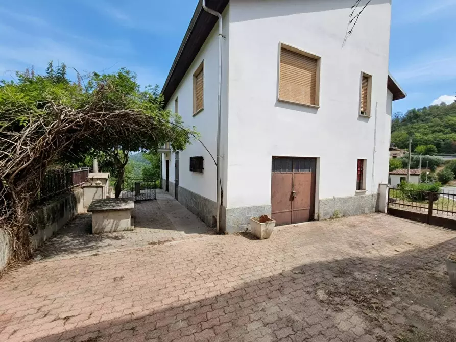 Immagine 2 di Villa in vendita  in Via Serra D'asti 61 a Belveglio