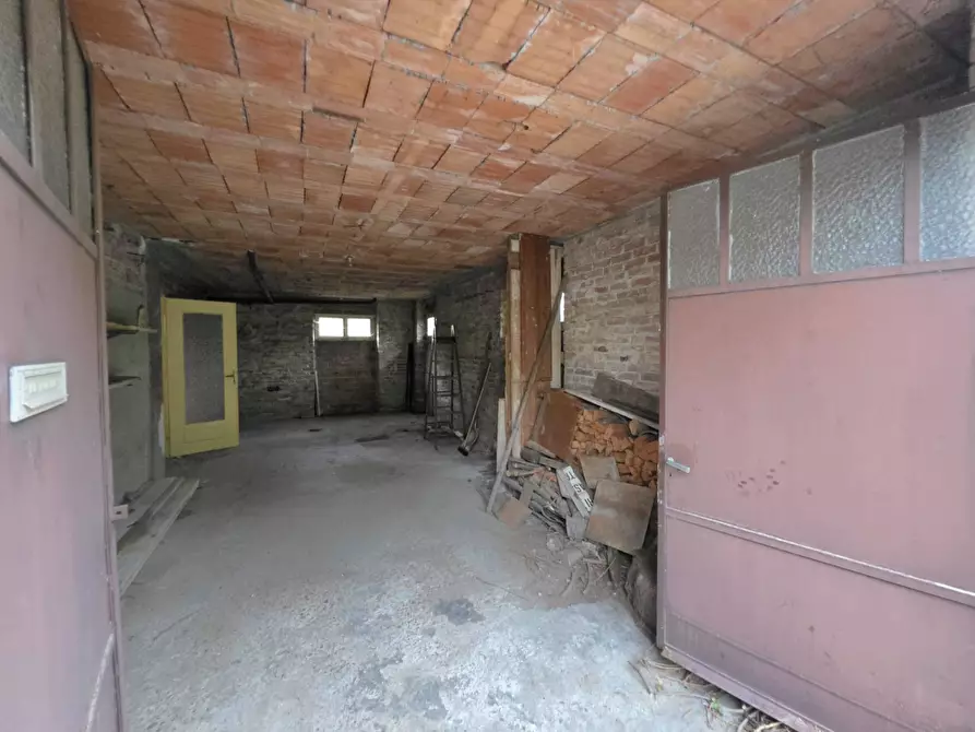 Immagine 27 di Villa in vendita  in Via Serra D'asti 61 a Belveglio