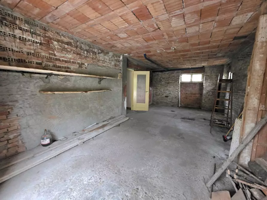 Immagine 30 di Villa in vendita  in Via Serra D'asti 61 a Belveglio