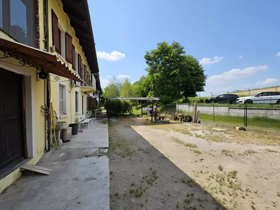 Immagine 24 di Rustico / casale in vendita  in frazione Lavezzole 70 a San Damiano D'asti
