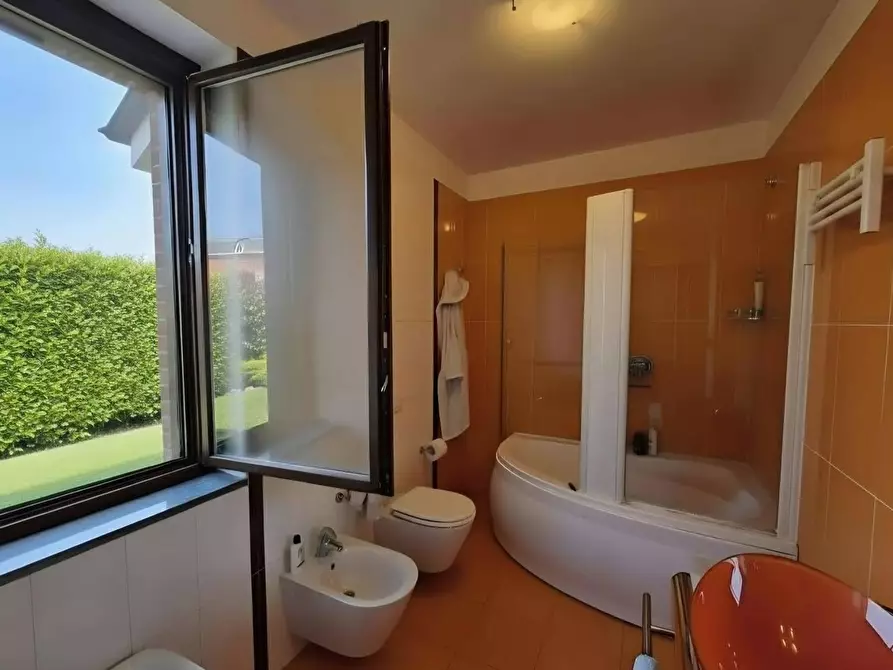Immagine 17 di Villa in vendita  in via mario cora 3 a Asti