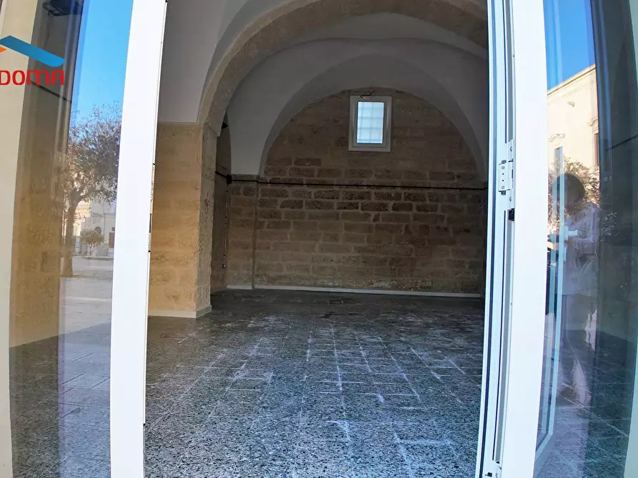Immagine 11 di Locale commerciale in affitto  in Piazza vittorio veneto 12 a Vernole