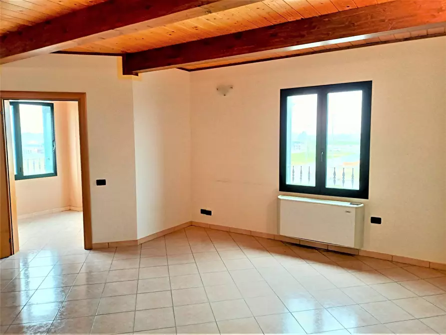 Immagine 2 di Ufficio in affitto  in via enzo ferrari a Voghiera