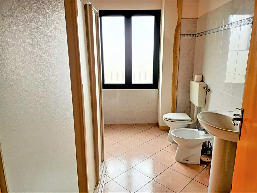 Immagine 7 di Ufficio in affitto  in via enzo ferrari a Voghiera