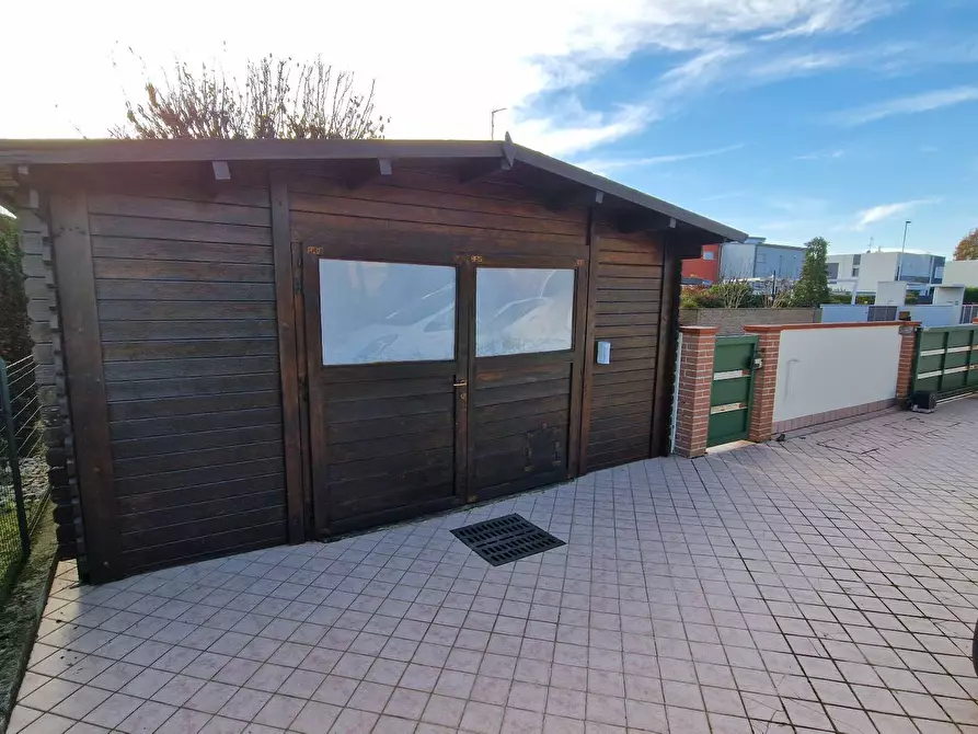 Immagine 40 di Villa in vendita  in Via Lucio Mongardi 33 a Ferrara