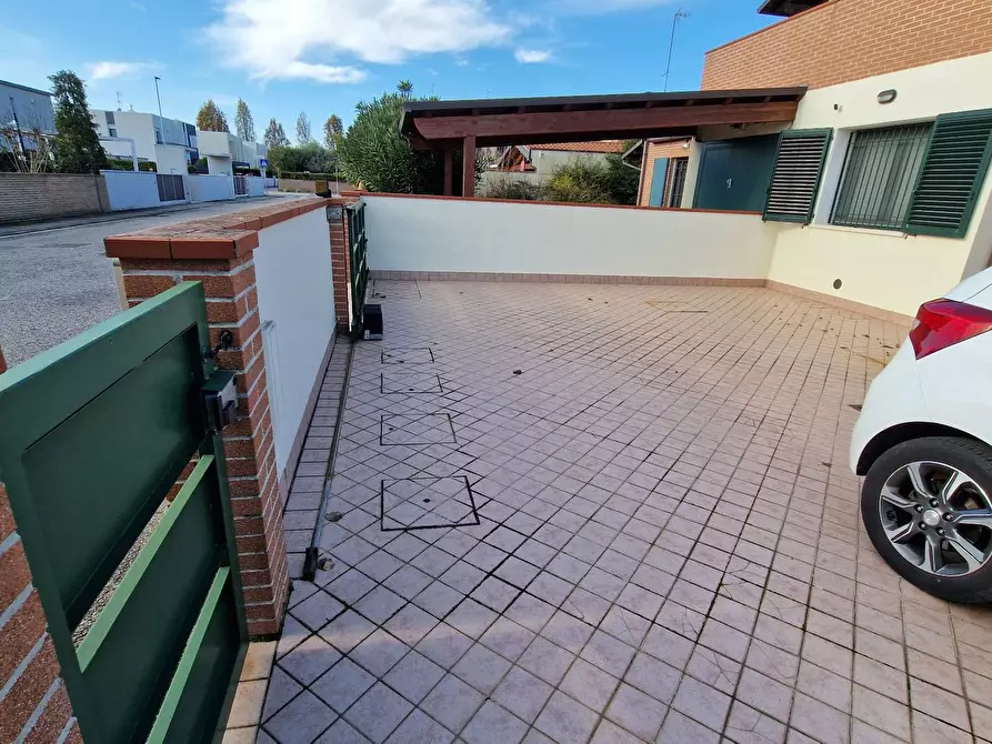 Immagine 41 di Villa in vendita  in Via Lucio Mongardi 33 a Ferrara