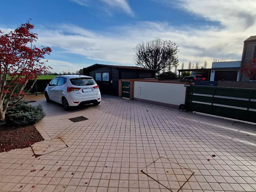 Immagine 44 di Villa in vendita  in Via Lucio Mongardi 33 a Ferrara