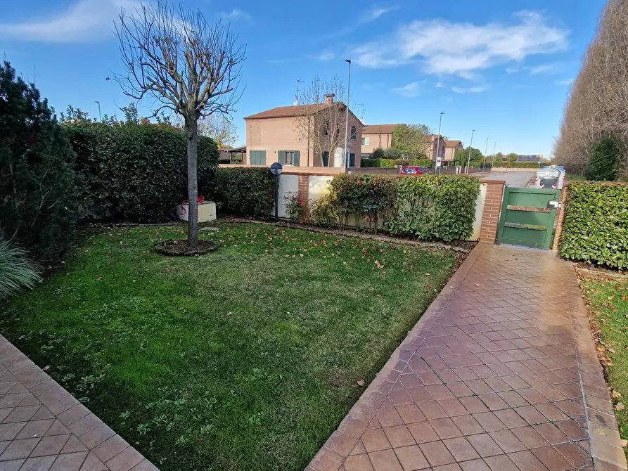 Immagine 49 di Villa in vendita  in Via Lucio Mongardi 33 a Ferrara