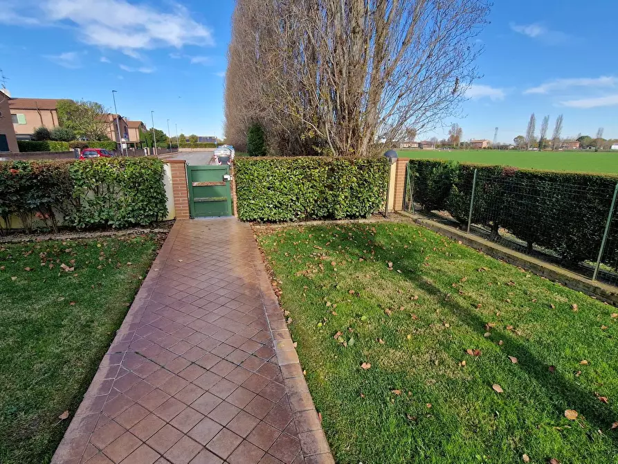 Immagine 50 di Villa in vendita  in Via Lucio Mongardi 33 a Ferrara