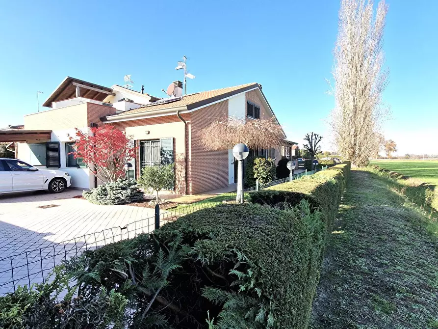 Immagine 52 di Villa in vendita  in Via Lucio Mongardi 33 a Ferrara