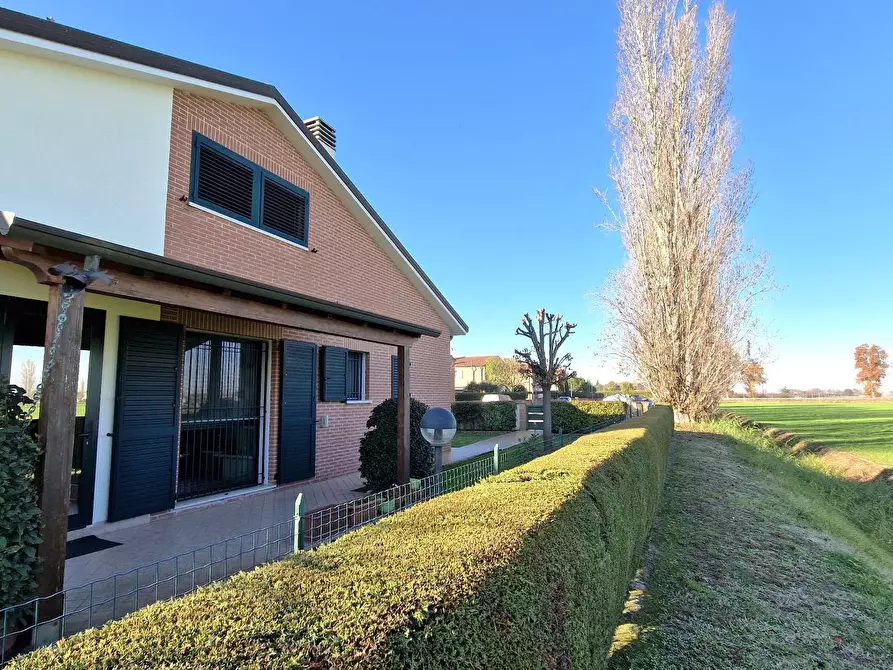 Immagine 53 di Villa in vendita  in Via Lucio Mongardi 33 a Ferrara