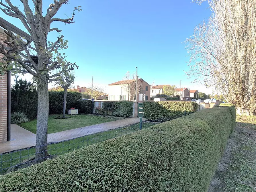 Immagine 54 di Villa in vendita  in Via Lucio Mongardi 33 a Ferrara