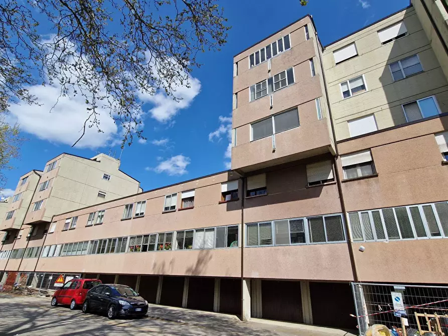 Immagine 21 di Appartamento in vendita  in Via Giosue' Carducci 2 a Ferrara