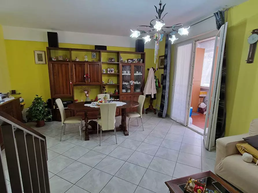 Immagine 5 di Appartamento in vendita  in Via Giosue' Carducci 2 a Ferrara