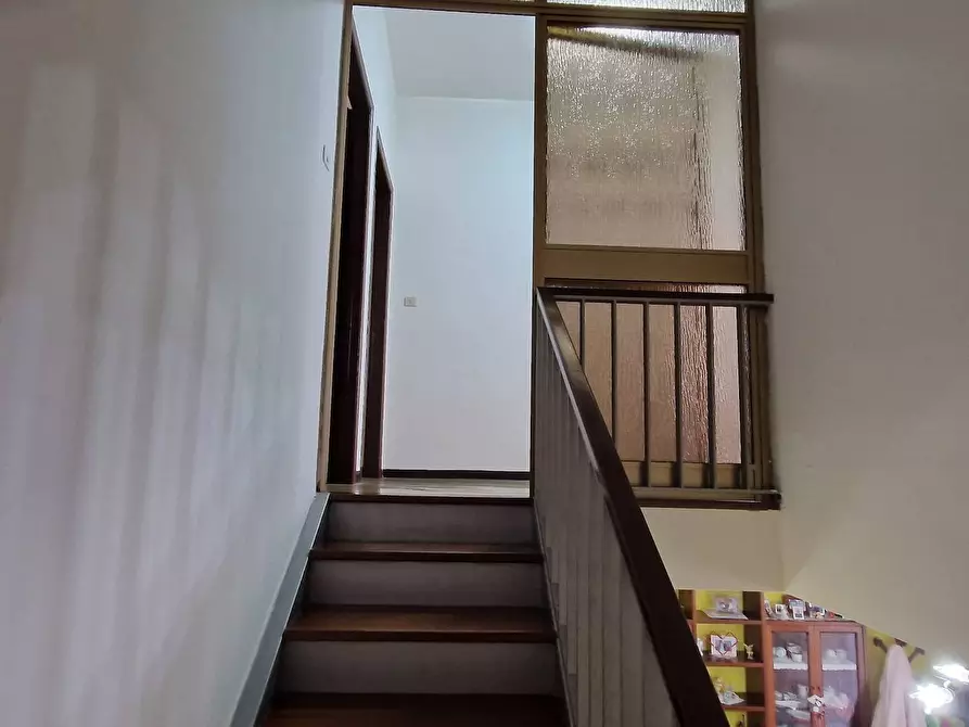 Immagine 10 di Appartamento in vendita  in Via Giosue' Carducci 2 a Ferrara