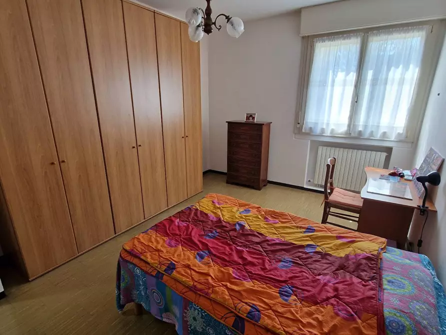 Immagine 13 di Appartamento in vendita  in Via Giosue' Carducci 2 a Ferrara