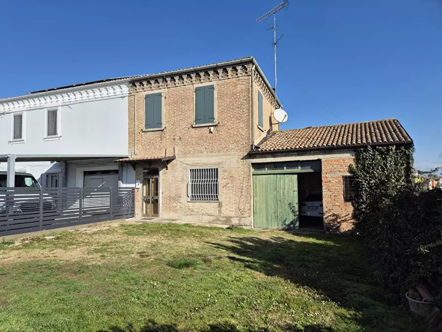 Immagine 1 di Casa indipendente in vendita  in VIA ARGINE VECCHIO 80 a Terre Del Reno