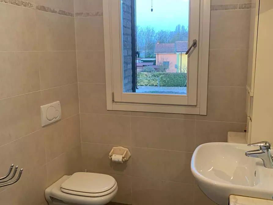 Immagine 12 di Villa in vendita  in Via Del Capitello 21 a Ferrara