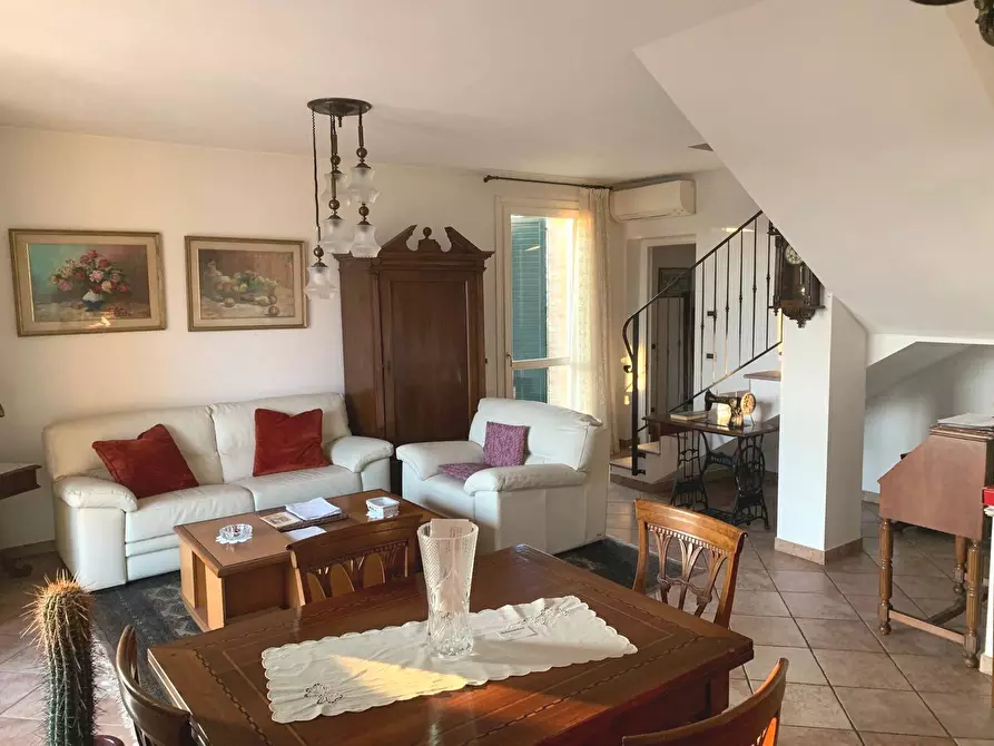 Immagine 5 di Villa in vendita  in Via Del Capitello 21 a Ferrara