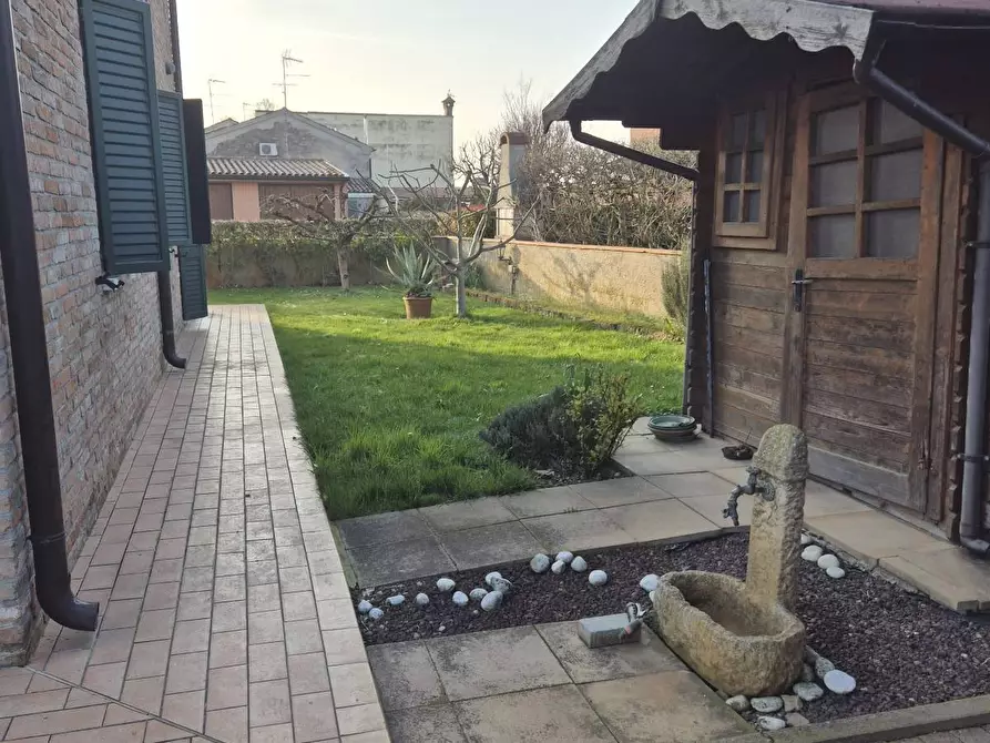 Immagine 41 di Villa in vendita  in Via Del Capitello 21 a Ferrara