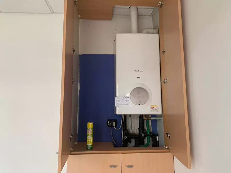 Immagine 11 di Ufficio in vendita  in Via Martiri Del Lavoro 5 7 a Ferrara