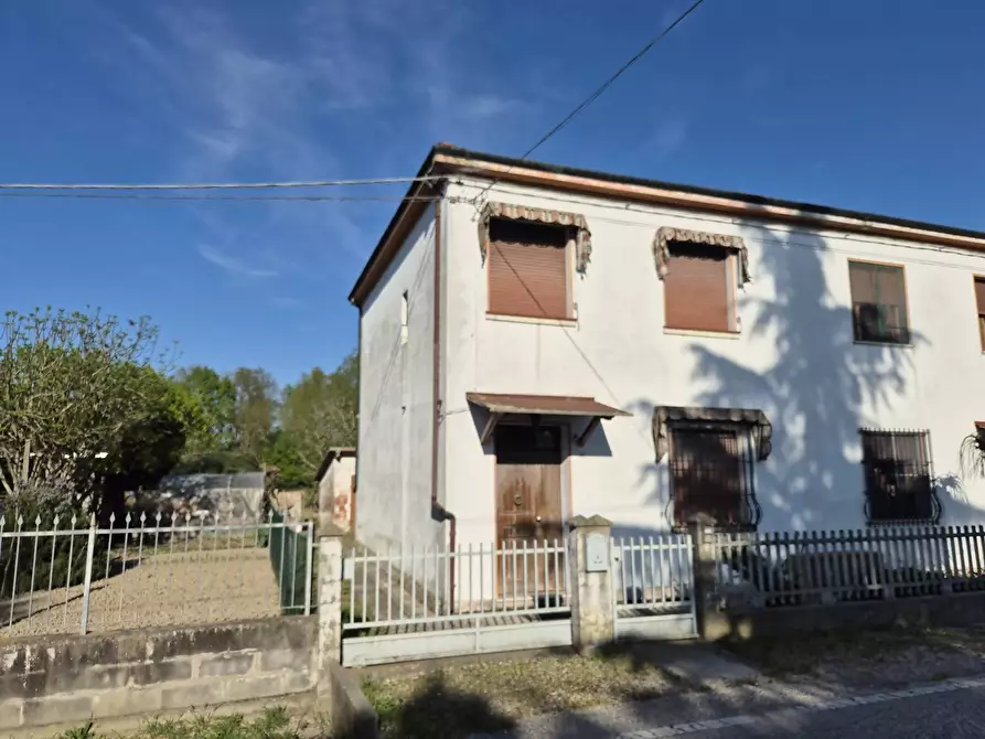 Immagine 2 di Casa indipendente in vendita  in Via Antonio E Nicolo' Beccari 48 a Ferrara