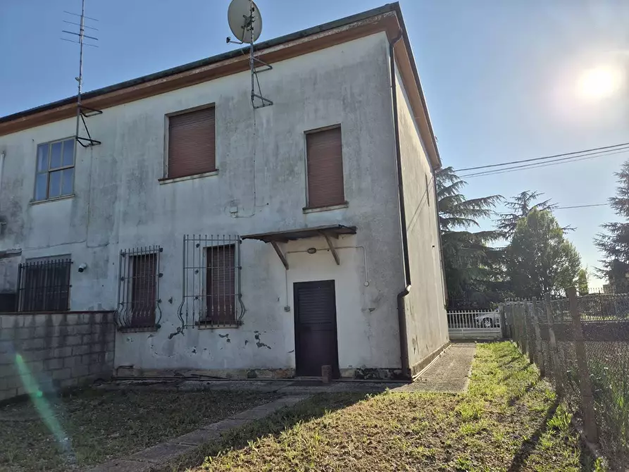 Immagine 7 di Casa indipendente in vendita  in Via Antonio E Nicolo' Beccari 48 a Ferrara