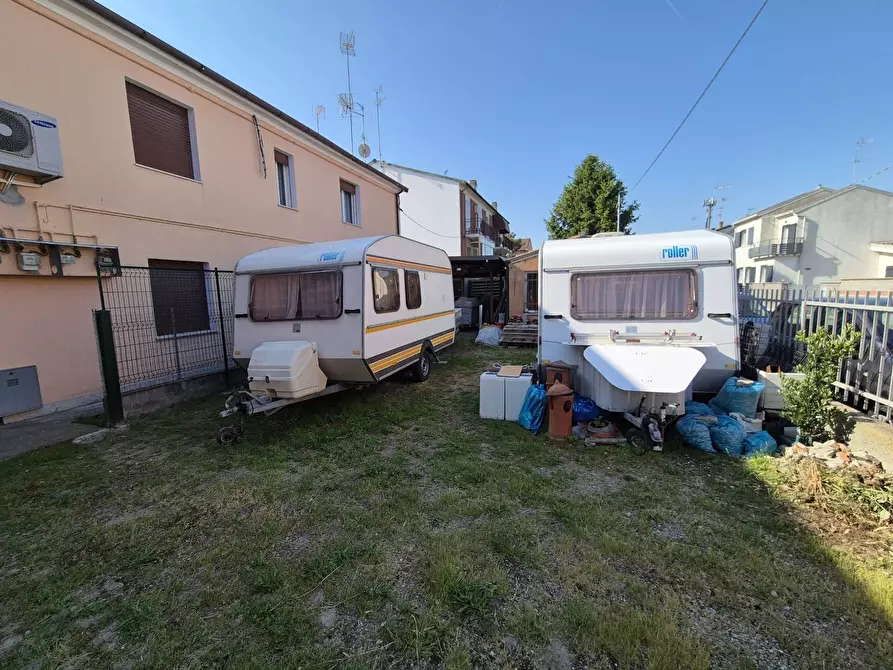 Immagine 3 di Casa indipendente in vendita  in Via Luciano Bottoni 41 a Ferrara
