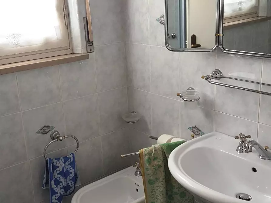 Immagine 13 di Appartamento in vendita  in Via Della Cittadella 12 a Ferrara