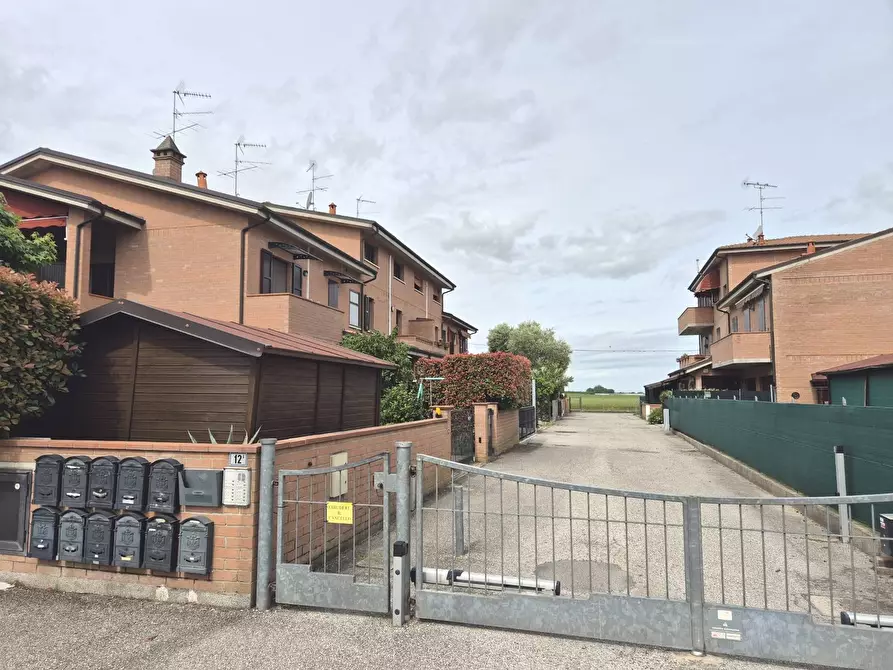 Immagine 1 di Villetta a schiera in vendita  in via cento 12 a a Ferrara