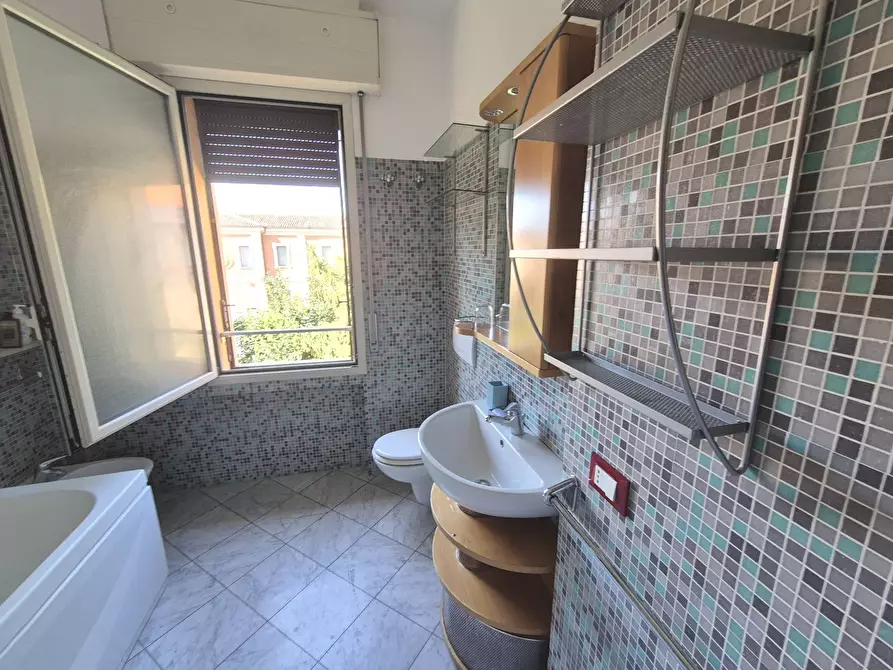 Immagine 22 di Appartamento in vendita  in Via Ripagrande 101 a Ferrara
