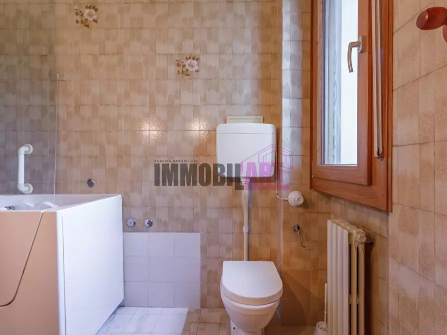 Immagine 24 di Appartamento in vendita  in Via Caravaggio 19 a Reggio Nell'emilia